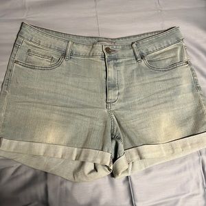 New York & Company Light Wash Denim Jean shorts